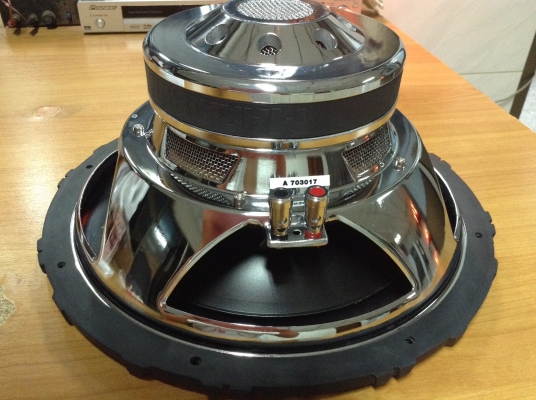 ขายลำโพงซับ 10" KICKER รุ่น 10ES104 วอล์ยคอล์ยเดี่ยวเดิมๆ