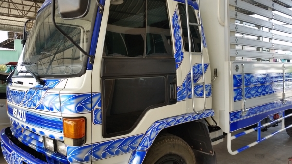 ขายรถบรรทุก 6 ล้อ ขายรถบรรทุก 6 ล้อ