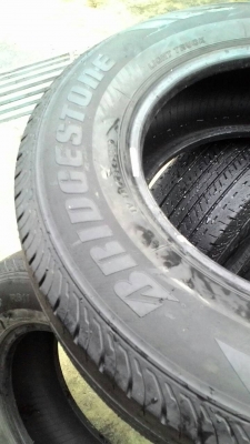 215/70R15 BRIDGESTONE DURAVIS R611 ชุด 4 เส้น tel.081-427-3941