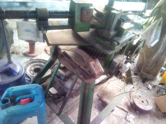 40000บาทเครื่องดัดเหล็กพร้อมใช้ครับอุปกรณ์ครบ ว่ากันง่ายๆขายกันถูกๆไปเลยครับสวยๆเดิมๆ เลยราคาต่อรองได้ขายได้ขายครับ