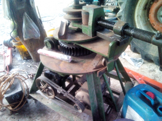 40000บาทเครื่องดัดเหล็กพร้อมใช้ครับอุปกรณ์ครบ ว่ากันง่ายๆขายกันถูกๆไปเลยครับสวยๆเดิมๆ เลยราคาต่อรองได้ขายได้ขายครับ