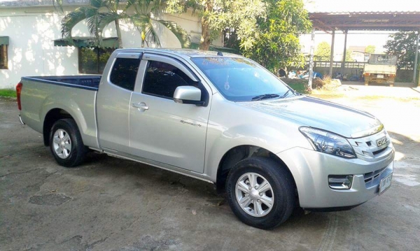 ขาย all new dmax spacecap superdaylight 2.5 L  ปี 2014