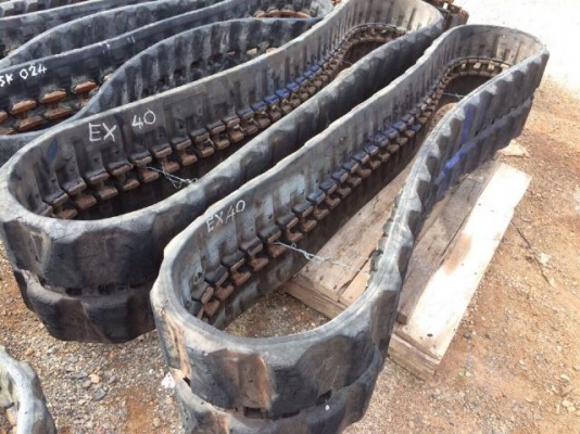 ขายแทรคยาง ใช้กับ รถขุด HITACHI EX40 นำเข้าจากญี่ปุ่น ติดต่อ 081-2990958/089-8368497 (เจ้าของขายเอง)