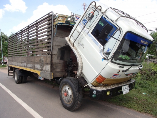 FF 177 / EH700 ยาว 7 ม. กะบะไม้สวยๆเครื่องแห้งแน่นๆแคชซีงามๆทั้งเส้นยางดีพร้อมโอน ราคาต่อลองไดั FF 177 / EH700 ยาว 7 ม. กะบะไม้สวยๆเครื่องแห้งแน่นๆแคชซีงามๆทั้งเส้นยางดีพร้อมโอน ราคาต่อลองไดั