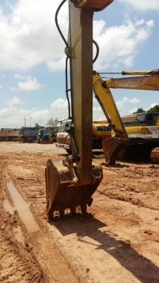 Catterpillar E120B/ สองบูม ๆ สั่น บูมยาว พร้อมโป๊ะ ยกชุดหรือแยกก็ได้ครับ