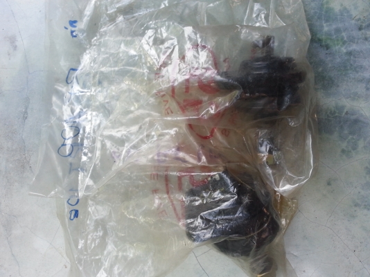 ลูกหมากปีกนกตัวล่าง โคโรน่า RT 100 ลูกหมากปีกนกตัวล่าง โคโรน่า RT 100