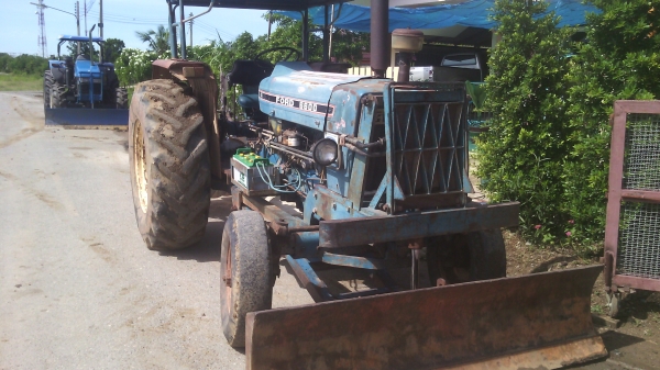 ขายรถไถFORD รุ่น6600  เครื่ิองT6  เกียร์D7  แท้ๆเต็มคัน  0810076640