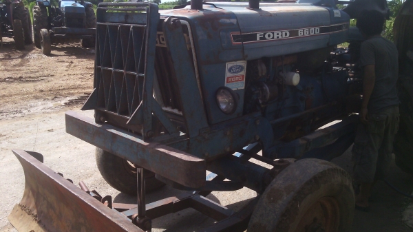 ขายรถไถFORD รุ่น6600  เครื่ิองT6  เกียร์D7  แท้ๆเต็มคัน  0810076640