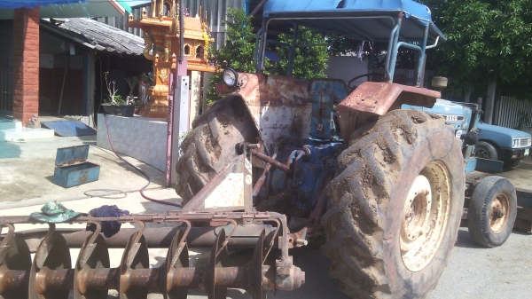 ขายรถไถFORD รุ่น6600  เครื่ิองT6  เกียร์D7  แท้ๆเต็มคัน  0810076640