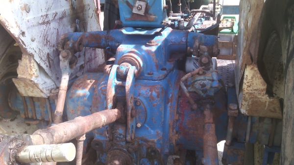 ขายรถไถFORD รุ่น6600  เครื่ิองT6  เกียร์D7  แท้ๆเต็มคัน  0810076640