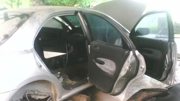 ประตูพร้อมชุดกระจกไฟฟ้า มาสด้า323