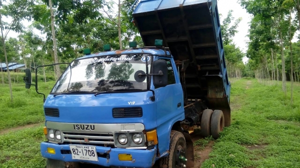 ดั้ม 350,000 เอฟหน้า-หลังเกียร์ร็อคกี้ 0929808941