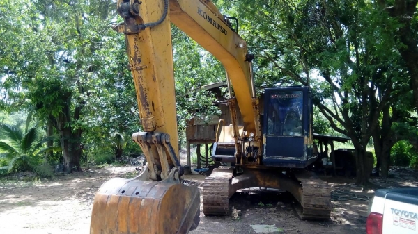 แบคโฮโคมัสสุ150-3 ขายดาวน์ห้าหมื่นหรือมีเงิน สองแสนออกรถได้เลย