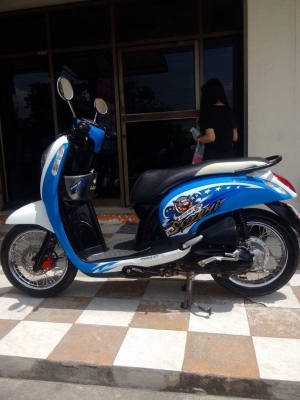 รุ่นใหม่ล่าสุด New Scoopy i ปี 2556 ลาย ACTIVE BOY สีน้ำเงิน ขาว รถสวยวิ๊งฝุดๆ ได้ไปไม่ผิดหวัง รุ่นใหม่ล่าสุด New Scoopy i ปี 2556 ลาย ACTIVE BOY สีน้ำเงิน ขาว รถสวยวิ๊งฝุดๆ ได้ไปไม่ผิดหวัง