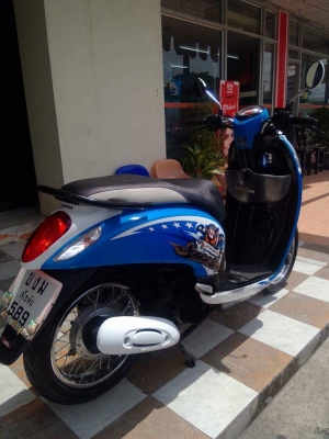 รุ่นใหม่ล่าสุด New Scoopy i ปี 2556 ลาย ACTIVE BOY สีน้ำเงิน ขาว รถสวยวิ๊งฝุดๆ ได้ไปไม่ผิดหวัง รุ่นใหม่ล่าสุด New Scoopy i ปี 2556 ลาย ACTIVE BOY สีน้ำเงิน ขาว รถสวยวิ๊งฝุดๆ ได้ไปไม่ผิดหวัง