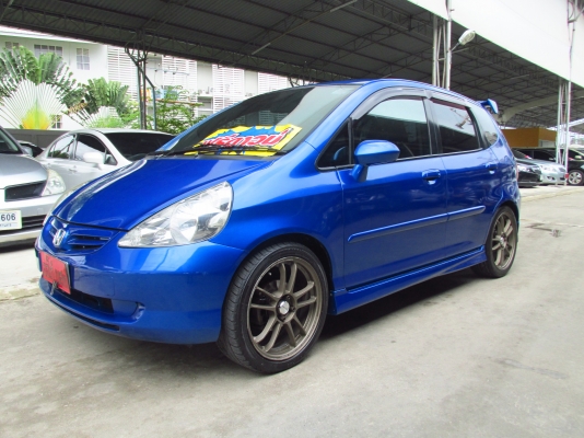 HONDA JAZZ 1.5V ปี2004 สนใจโทร 080-604-8422 ปุ้ย