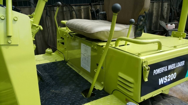 ขาย รถตัก MITSUBISHI รุ่น WS200 มือสองญี่ปุ่น ตักได้ ครึ่งคิว สองเพลา เอวอ่อน  ตรวจเช็ค สภาพแล้ว อย่างดี