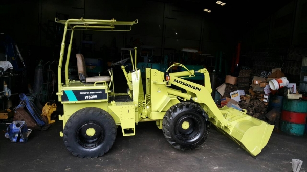 ขาย รถตัก MITSUBISHI รุ่น WS200 มือสองญี่ปุ่น ตักได้ ครึ่งคิว สองเพลา เอวอ่อน  ตรวจเช็ค สภาพแล้ว อย่างดี