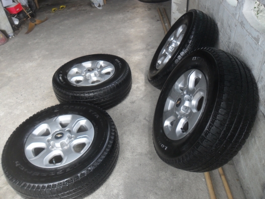 ล้อแม็ก 16นิ้ว 6รู เชฟ พร้อมยาง สวยๆ 4 ล้อ ลดราคาเหลือ 5500 บาท