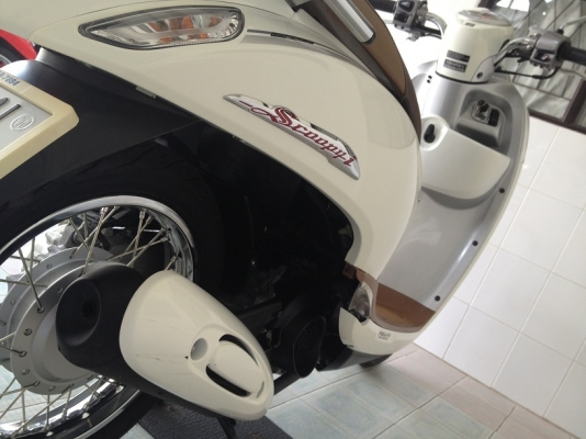 Scoopy-i รถมือเดียว เจ้าของขายเอง ผู้หญิงใช้ วิ่ง1000 ปลายปี56 (ของแถม 4 รายการ)