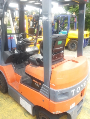 ขายรถไฟฟ้านั่งขับ toyota  7FB18 เสา 4.5 เมตร