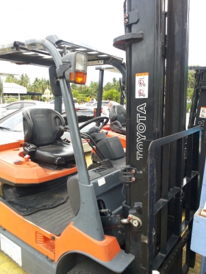 ขายรถไฟฟ้านั่งขับ toyota  7FB18 เสา 4.5 เมตร