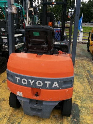 ขายรถไฟฟ้านั่งขับ toyota  7FB18 เสา 4.5 เมตร