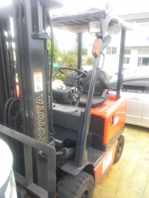 ขายรถไฟฟ้านั่งขับ toyota  6FB15 เสา 4.35 เมตร ติดต่อ อัศม์เดช 083-0115117