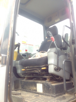 รถขุด Komatsu PC138US-2E1 จากญี่ปุ่น สนใจโทร. 080-6565422 (หนิง)