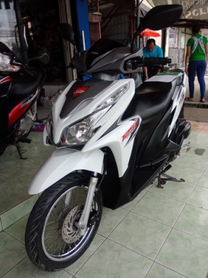 Honda Click 125i พร้อมเล่ม หัวฉีดประหยัดน้ำมัน ราคาถูกครับ
