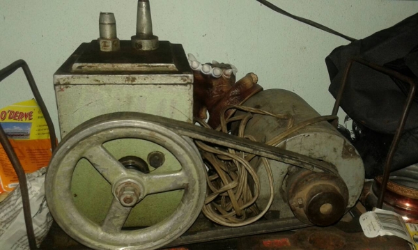 เครื่องเวคอากาศ มอเตอร์ 1/4 แรงสภาพเดิมๆครับสวยๆครับงานนอกครับมอเตอร์ 1/4  แรงครับงานแอร์สบายครับราคานี้คุ้มครับ