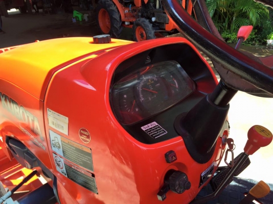 ขายรถไถ Kubota L3608(4WD) พร้อมใบมีดใหม่ และผานพรวนช้าง รถพร้อมใช้งาน