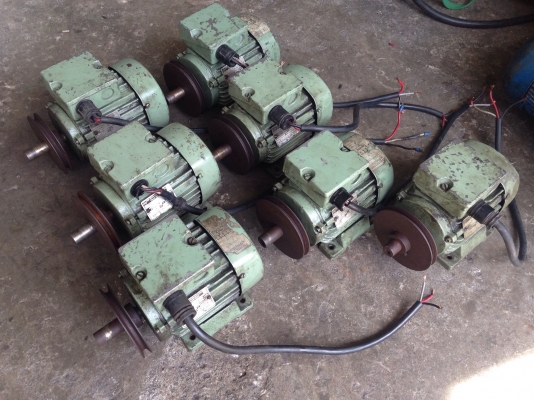ขายมอเตอร์ VEM 0.5HP. 380V 1450rpm. made in Germany สภาพดีเดิมๆ พร้อมใช้งาน มี 7 ตัวครับ (เหลือ 3 ตัวครับ)