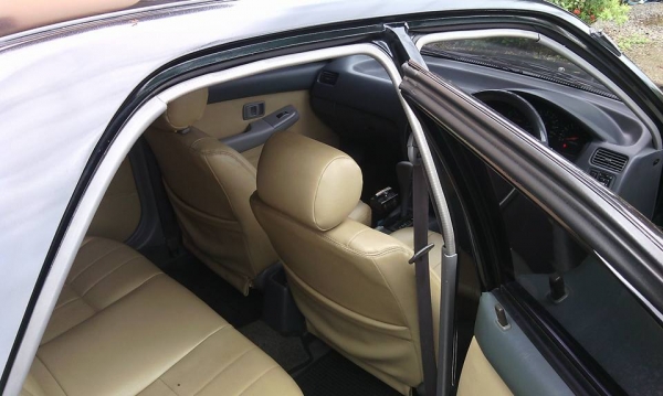 ขาย เก๋ง Toyota soluna ปี 99