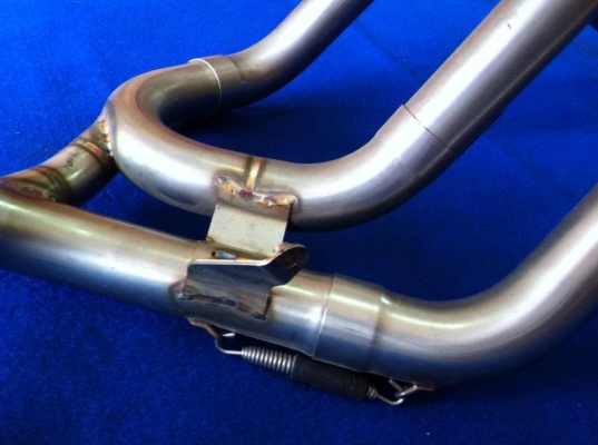 ท่อใหม่สวยๆสั่งได้ครับ ท่อ AKAAPOVIC SP สำหรับ DUCATI MONSTER 1000 SIE ราคาไม่เเพงครับ ท่อใหม่สวยๆสั่งได้ครับ ท่อ AKAAPOVIC SP สำหรับ DUCATI MONSTER 1000 SIE ราคาไม่เเพงครับ