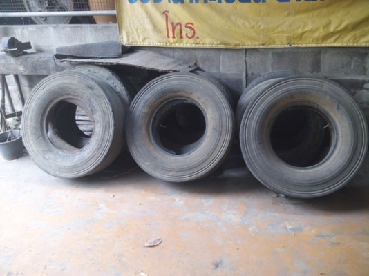 ยางรถบด 4 เส้น พร้อมยางใน  ขาย 4000 บาท