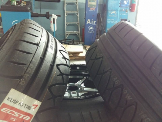 ขายล้อ BILLET ขอบ18 หน้า9.5 หลัง10.5 5H114.3 พร้อมยาง KUMHO KU36