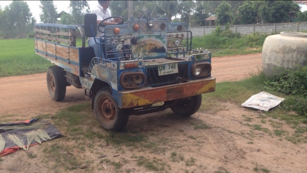 ขายรถบรรทุกเกษตร 4 ล้อกลาง เครื่องอิซูซุ 74 แรง เพลาลอยแหนบ2ชั้น   คัสชี4ล้อกลาง  สภาพรถพร้อมใช้งาน ราคา 48,000 บาท  ต้องการด่วนติดต่อ สอบถามได้ที่  044666729    0918329727 คุณโชคชัย  สตึก