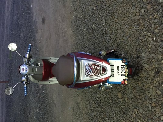 ขายด่วน สกุปี้ไอ มีเล่มพร้อมโอนครับ  พรบ ไม่ขาด รถพร้อมใช้งาน รถปี53 ราคา18,000 บาทครับ เครื่องเดิมๆครับ สนใจ ราคาคุยกันได้ครับ    โทร 0918329727    044666729  คุณโชคชัย  สตึก