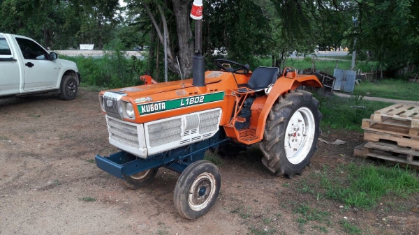ขายคูโบต้าL1802 เพลาเดียว ราคา49000บาท สนใจติดต่อ088-4267077แอ็ป