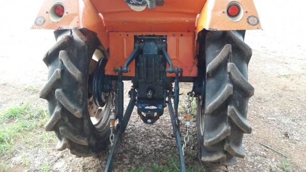 ขายคูโบต้าL1802 เพลาเดียว ราคา49000บาท สนใจติดต่อ088-4267077แอ็ป