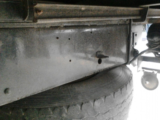 รถฮีโน่ 6 ล้อ หลังถนน FF3H  195 แรงม้า. ปี 38   สนใจติดต่อ  081 - 6079515