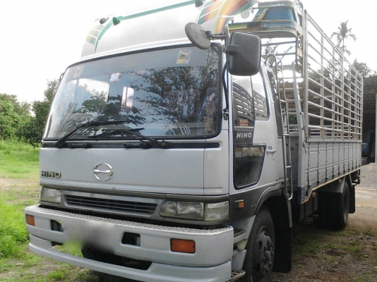 รถฮีโน่ 6 ล้อ หลังถนน FF3H  195 แรงม้า. ปี 38   สนใจติดต่อ  081 - 6079515