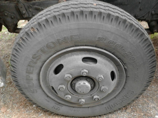 รถฮีโน่ 6 ล้อ หลังถนน FF3H  195 แรงม้า. ปี 38   สนใจติดต่อ  081 - 6079515