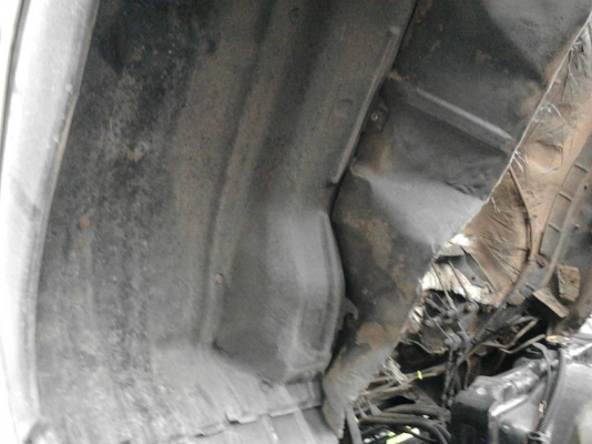 รถฮีโน่ 6 ล้อ หลังถนน FF3H  195 แรงม้า. ปี 38   สนใจติดต่อ  081 - 6079515