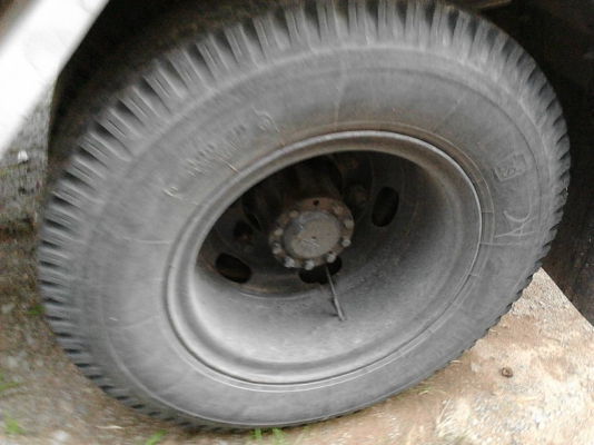 รถฮีโน่ 6 ล้อ หลังถนน FF3H  195 แรงม้า. ปี 38   สนใจติดต่อ  081 - 6079515