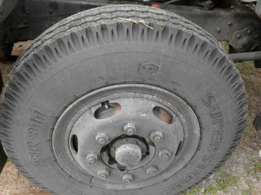 รถฮีโน่ 6 ล้อ หลังถนน FF3H  195 แรงม้า. ปี 38   สนใจติดต่อ  081 - 6079515