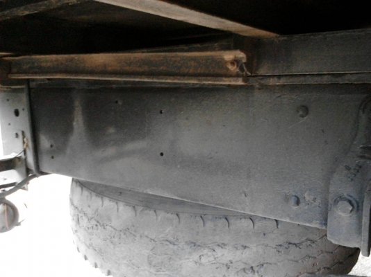 รถฮีโน่ 6 ล้อ หลังถนน FF3H  195 แรงม้า. ปี 38   สนใจติดต่อ  081 - 6079515