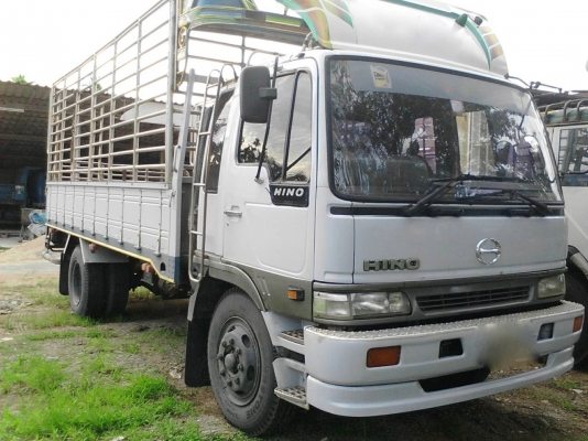 รถฮีโน่ 6 ล้อ หลังถนน FF3H  195 แรงม้า. ปี 38   สนใจติดต่อ  081 - 6079515