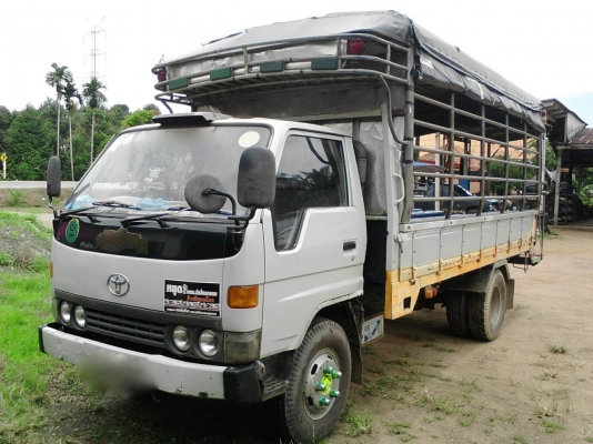 รถโตโยต้า  6  ล้อ หลังถนน 115 แรงม้า.    สนใจติดต่อ  081 - 6079515